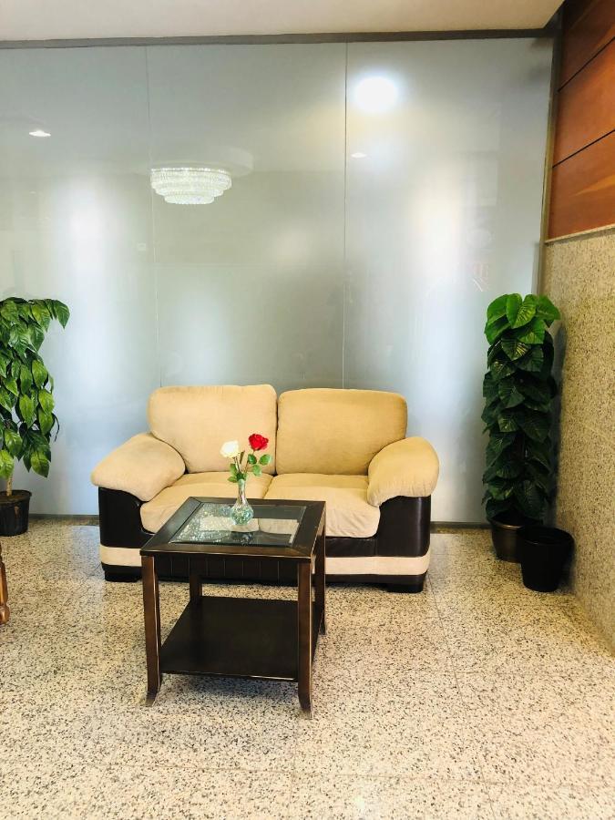 Zodiac Hotel Apartments Fahaheel Кувейт Екстериор снимка