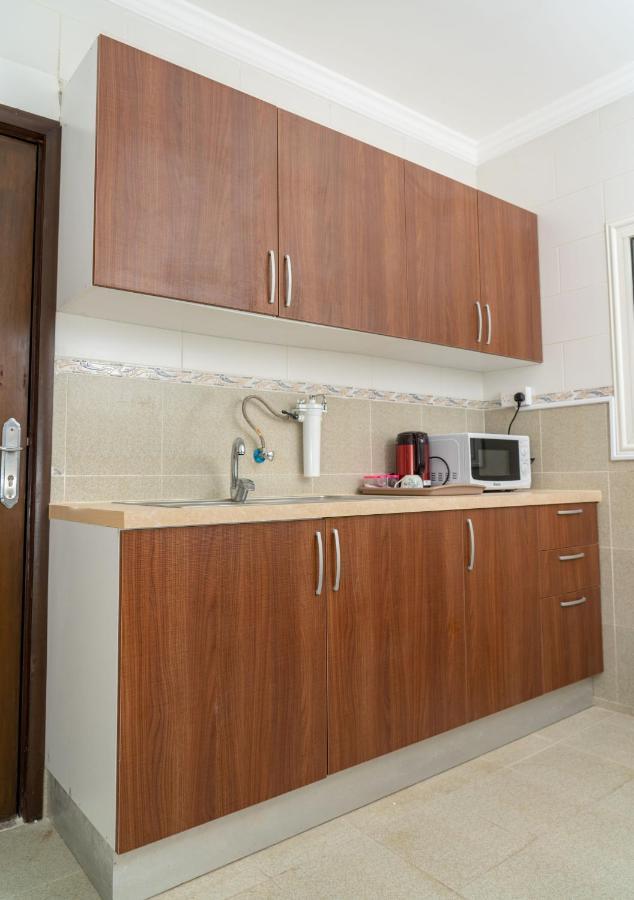 Zodiac Hotel Apartments Fahaheel Кувейт Екстериор снимка